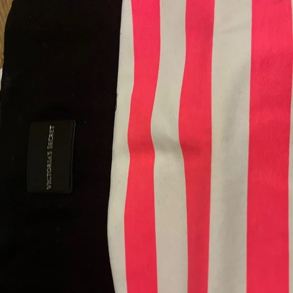 Victoria Secret Weekend Tote bag - nwot - large. - Picture 4 of 9